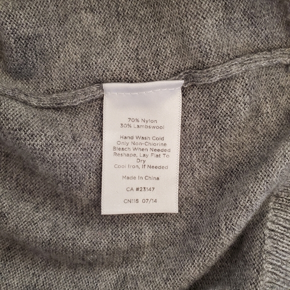 TALBOTS sweater Size- L - Picture 9 of 9